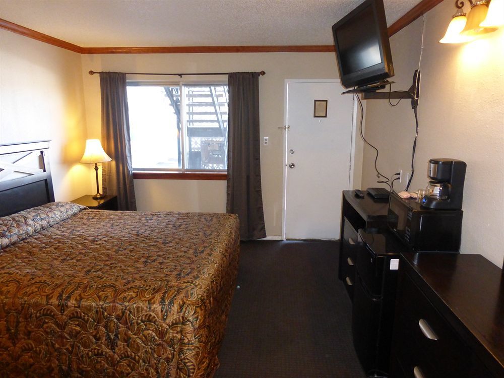 Travel Inn Laramie Exterior photo